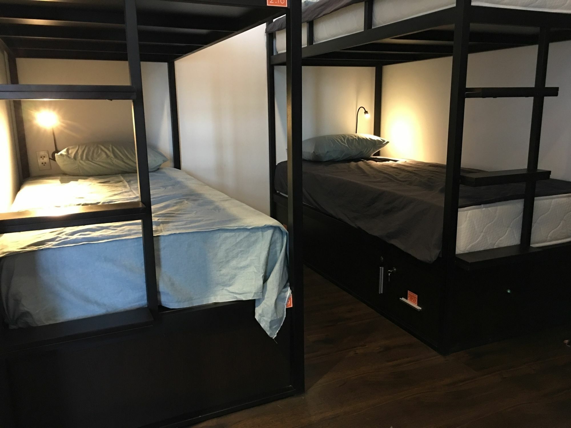 Penthouse Hostel & Spa ホーチミン市 エクステリア 写真
